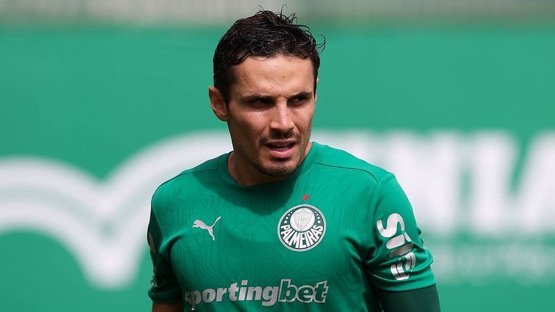 Veiga e mais três evoluem e iniciam transição física no Palmeiras