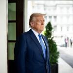Trump envia mensagem a manifestantes no Irã e aumenta tensão: 'Ajuda está a caminho'