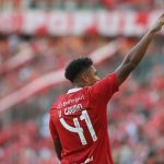 Zagueiro goleador, Victor Gabriel celebra atuação pelo Inter contra o Juventude