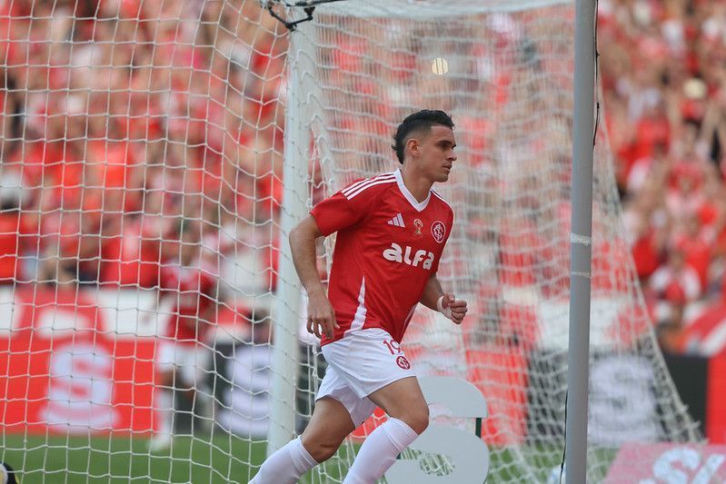 Rafael Borré, do Inter, sofre lesão e vira desfalque por até dois meses