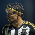 Scarpa, do Atlético, é trapaceado em live na internet: 'Não tenho um minuto de paz'