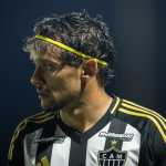 Scarpa, do Atlético, é trapaceado em live na internet: 'Não tenho um minuto de paz'