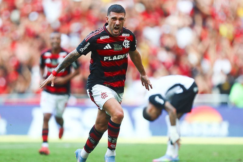 Com show de Pedro e Arrascaeta, Flamengo massacra o Corinthians pelo Brasileiro