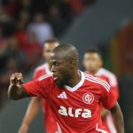 Roger Machado comenta vaias para Valencia em vitória do Inter no Beira-Rio