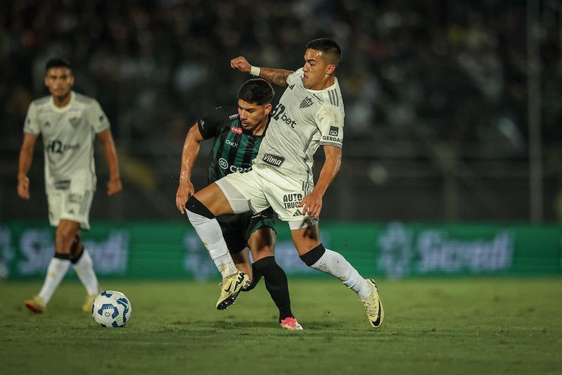 Cuca não vê irregularidade em gol anulado de Cuello no empate do Atlético