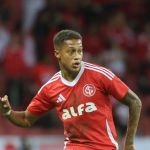 Inter informa lesão do atacante Vitinho, desfalque para os próximos jogos