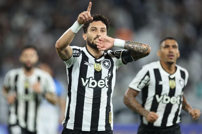 Alex Telles Botafogo Capital