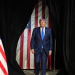 Em meio a protestos, Trump afirma que manifestantes são insurgentes