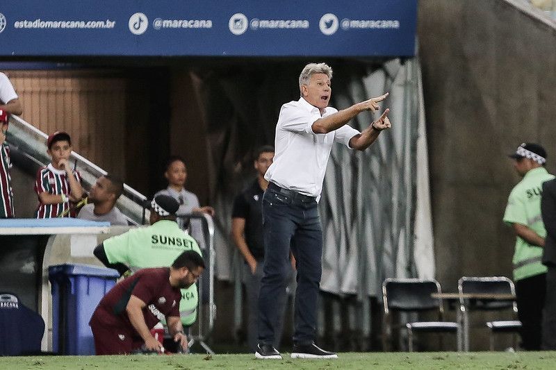 Renato reage à atuação de Arias em vitória do Fluminense no Brasileiro