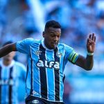 Grêmio informa lesão do meio-campista Edenilson, ex-Atlético