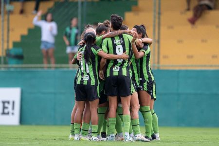 Elenco do América reunido