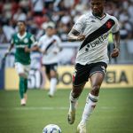 Vasco acerta saída de atacante angolano para o futebol turco