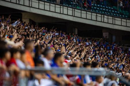 Torcedores do Bahia na Arena Fonte Nova, em Salvador