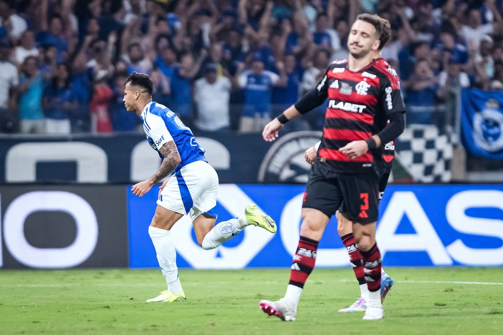 Contra o Flamengo, Cruzeiro volta a vencer três jogos seguidos após 10 meses