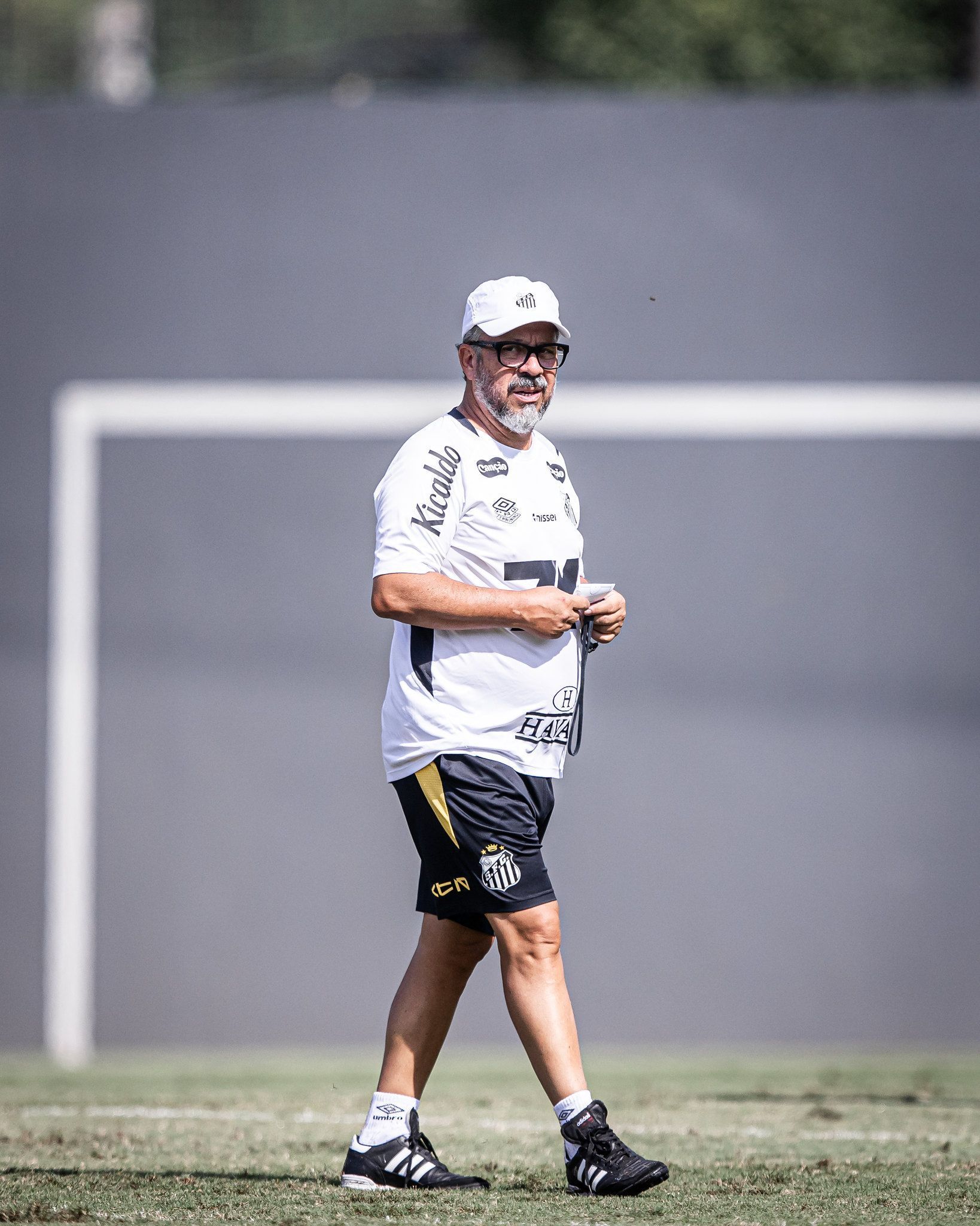 Diretoria do Santos vê evolução com Cléber Xavier e aprova primeiros passos