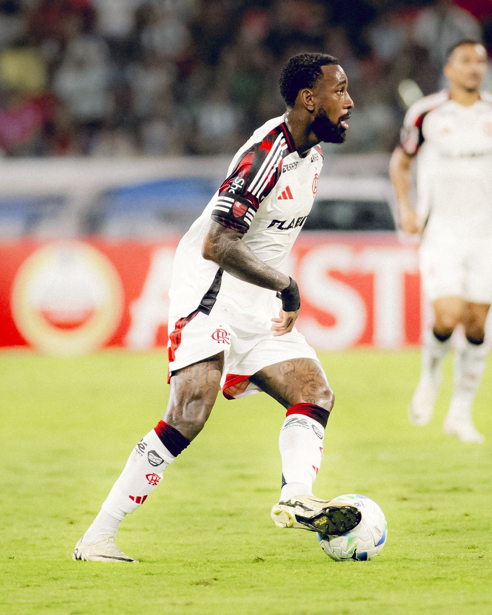 Gerson é direto após empate do Flamengo na Libertadores: 'Falar menos'