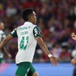 Estêvão e Vitor Roque marcam, Palmeiras vence o Cerro e avança na Libertadores