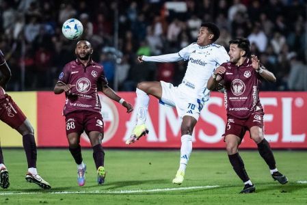 Lautaro Díaz empatou o jogo para o Cruzeiro diante do Mushuc Runa: 1 a 1