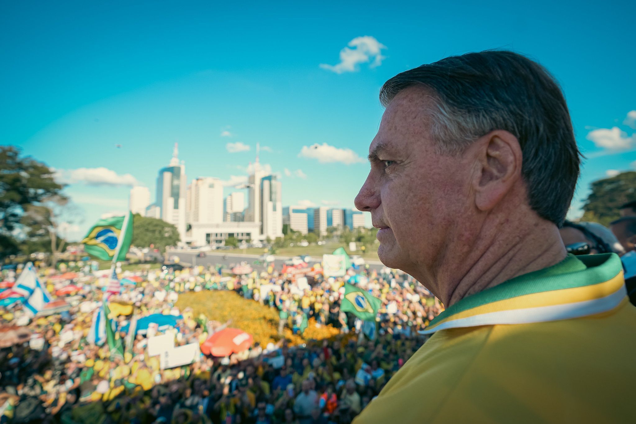 Saúde, prisão e isolamento político marcam o ano mais difícil de Bolsonaro