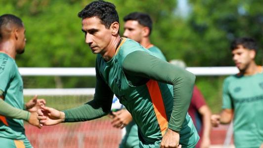 Paulo Henrique Ganso não entrou na partida contra o Atlético