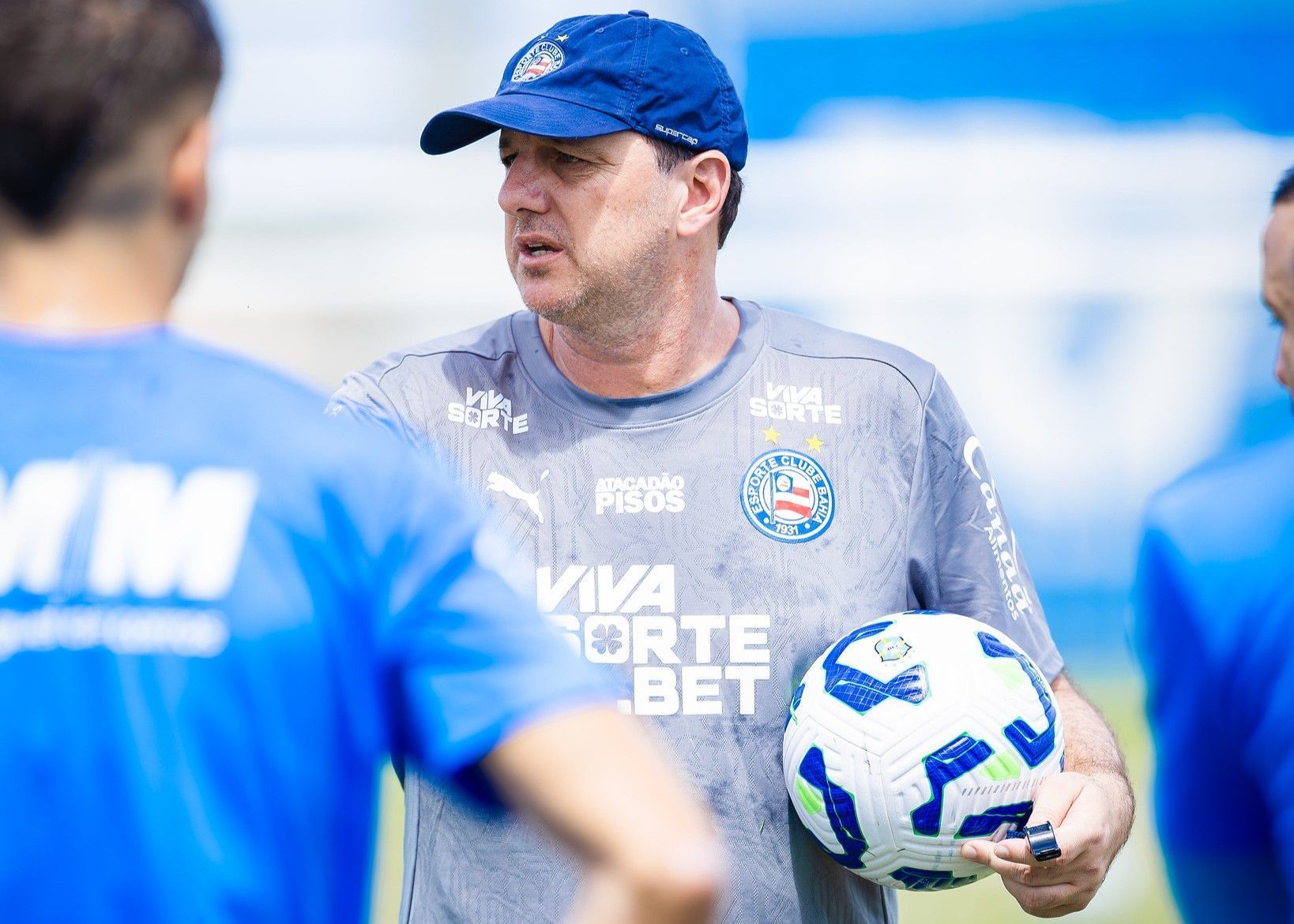Escalação do Bahia: defesa causa 'dor de cabeça' em Ceni para jogo contra o Flamengo