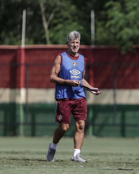 Renato não gostou da postura final do Fluminense após empatar contra o Atlético