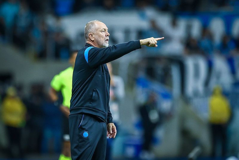 Escalação do Grêmio: Mano volta com Cristian Olivera e improvisa jogadores contra CSA