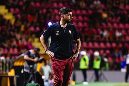 Técnico António Oliveira assumiu o Sport e foi chamado de "burro" na estreia