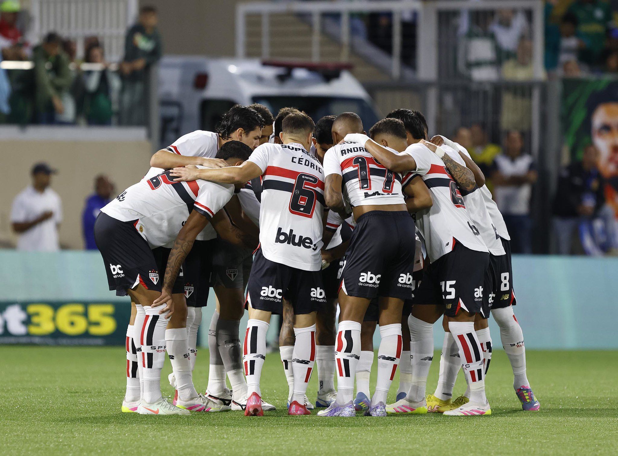 Comentaristas da Espn divergem e 'batem boca' sobre momento do São Paulo