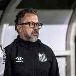 Técnico do Santos celebra retorno de dupla e ganha opções para enfrentar o Corinthians
