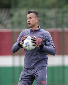 Fábio segue sendo titular do Fluminense por mais uma temporada
