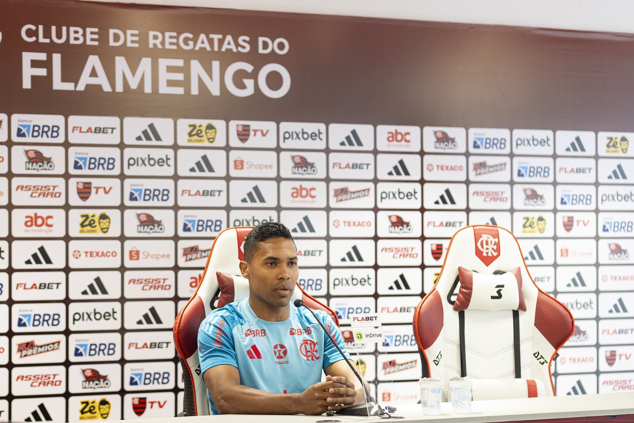 Lateral do Flamengo avalia chegada de Carlo Ancelotti à Seleção Brasileira