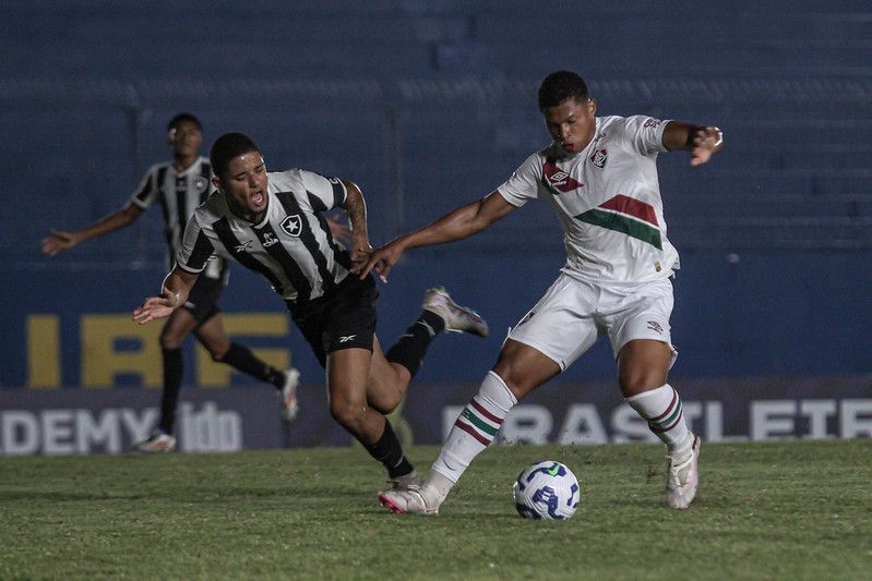 Botafogo vence o Fluminense e sobe na classificação do Brasileiro Sub-20