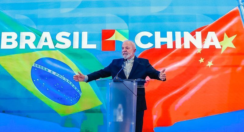 Lula se irrita com vazamento sobre TikTok e defende Janja após reunião com Xi Jinping