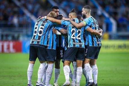 Grêmio comemorando gol na Copa Sul-Americana