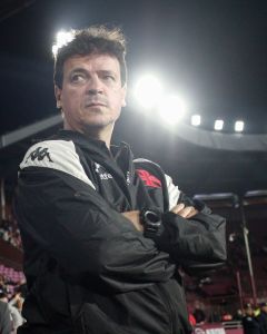 Fernando Diniz está de volta a São Januário: o técnico comanda o Vasco neste sábado (17) contra o Fortaleza