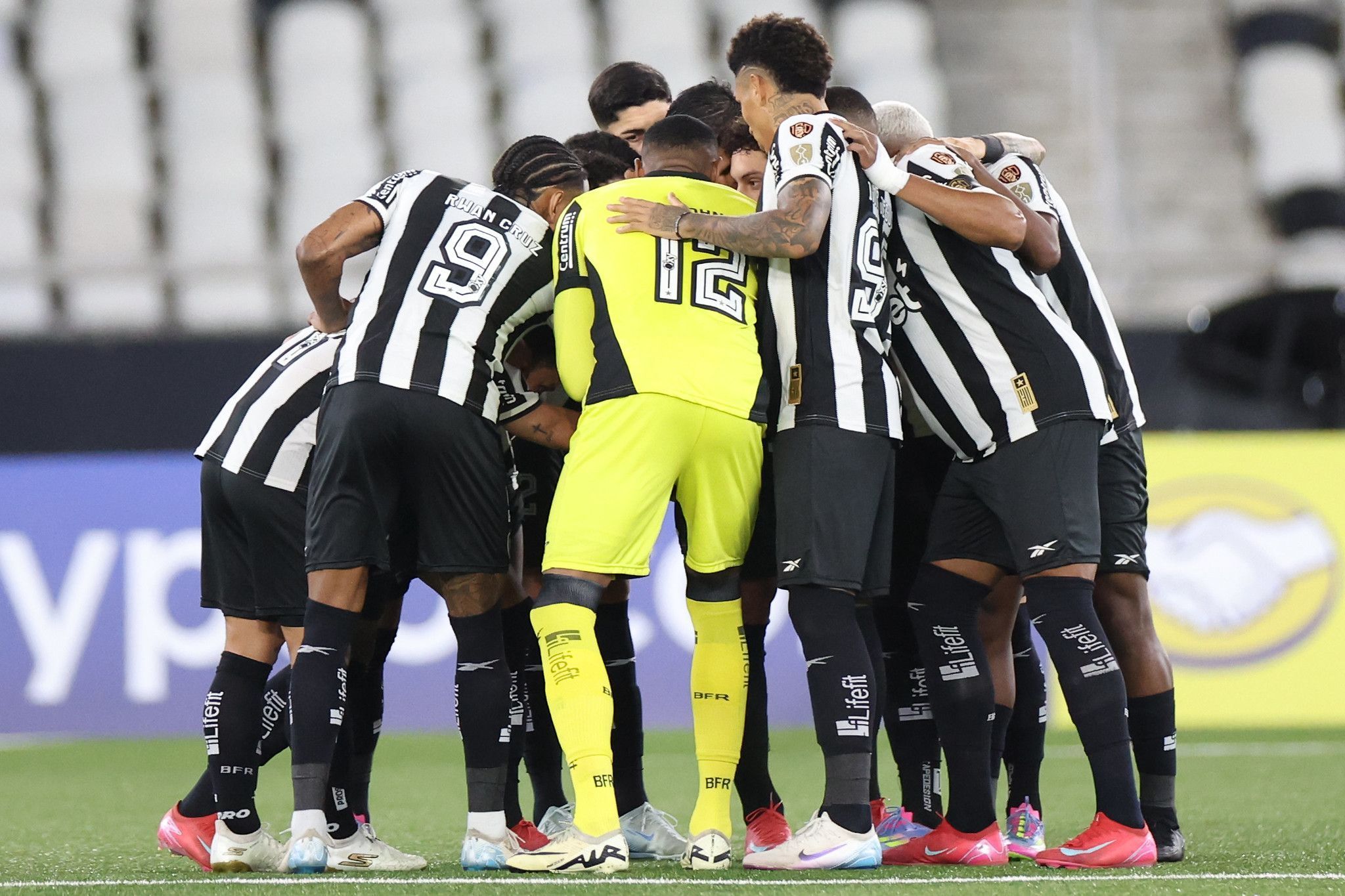 Botafogo 'joga a vida' na Libertadores contra a Universidad de Chile