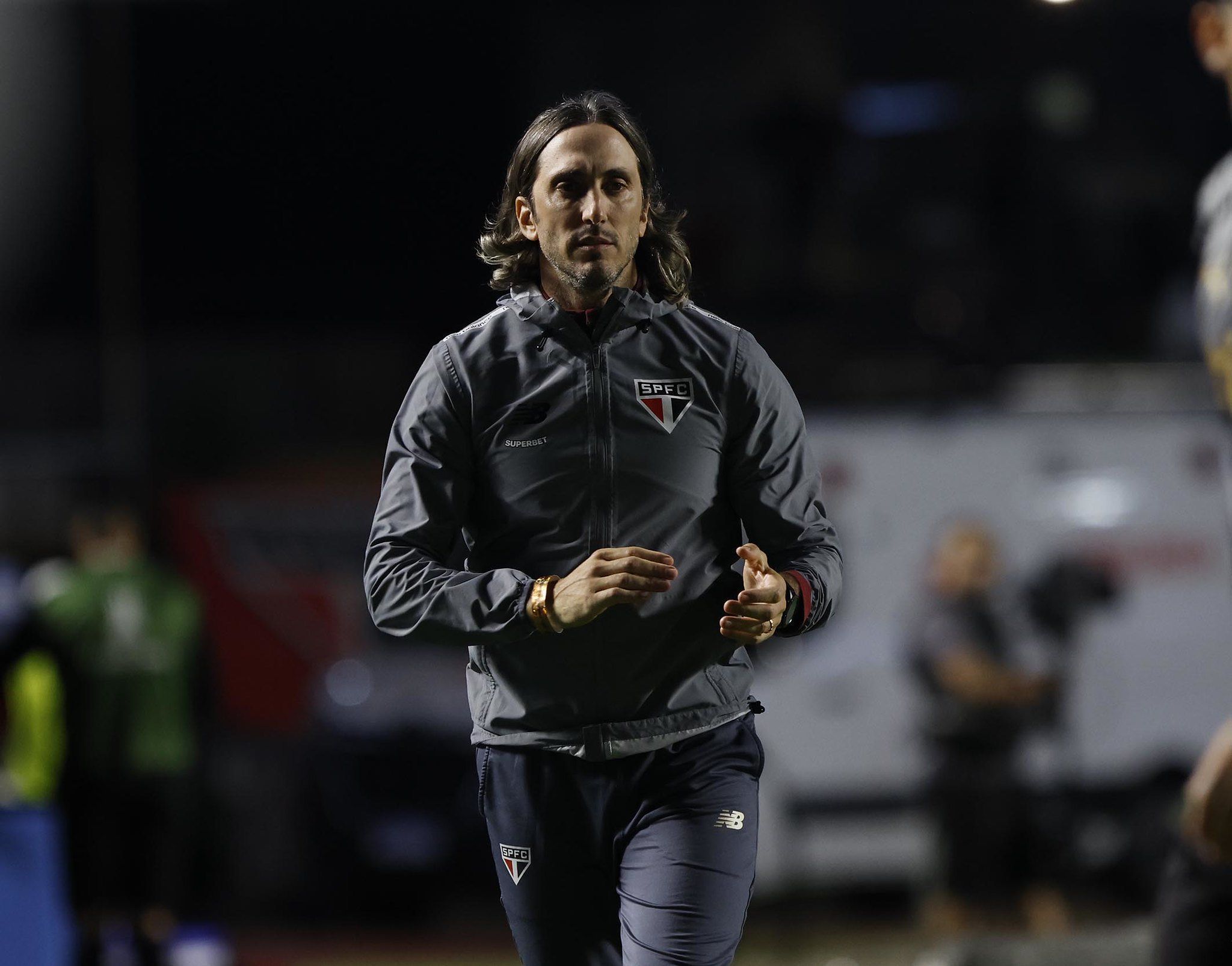 Técnico do São Paulo lamenta lesão de Lucas e pede 'calma' com Lucca