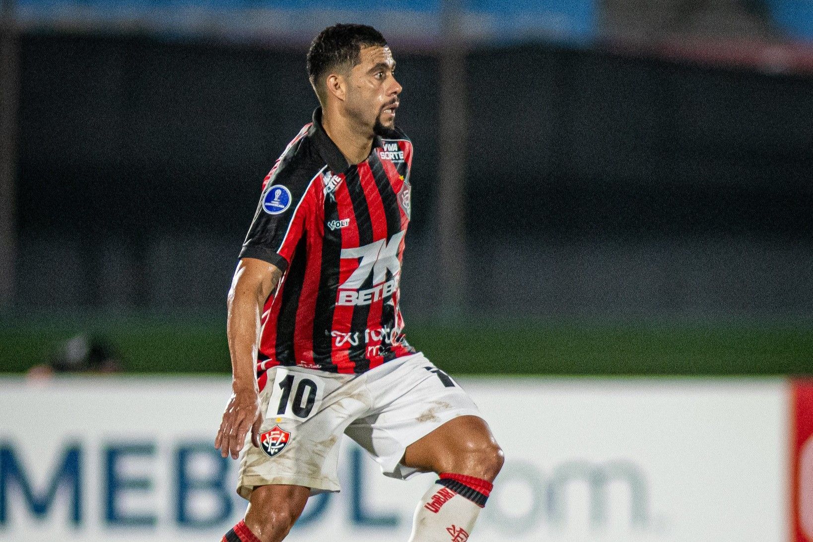 Após passagem apagada pelo Vitória, ex-São Paulo é anunciado em clube da Série B