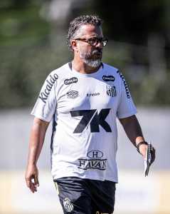 Cléber Xavier, técnico do Santos