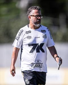 Cléber Xavier, técnico do Santos