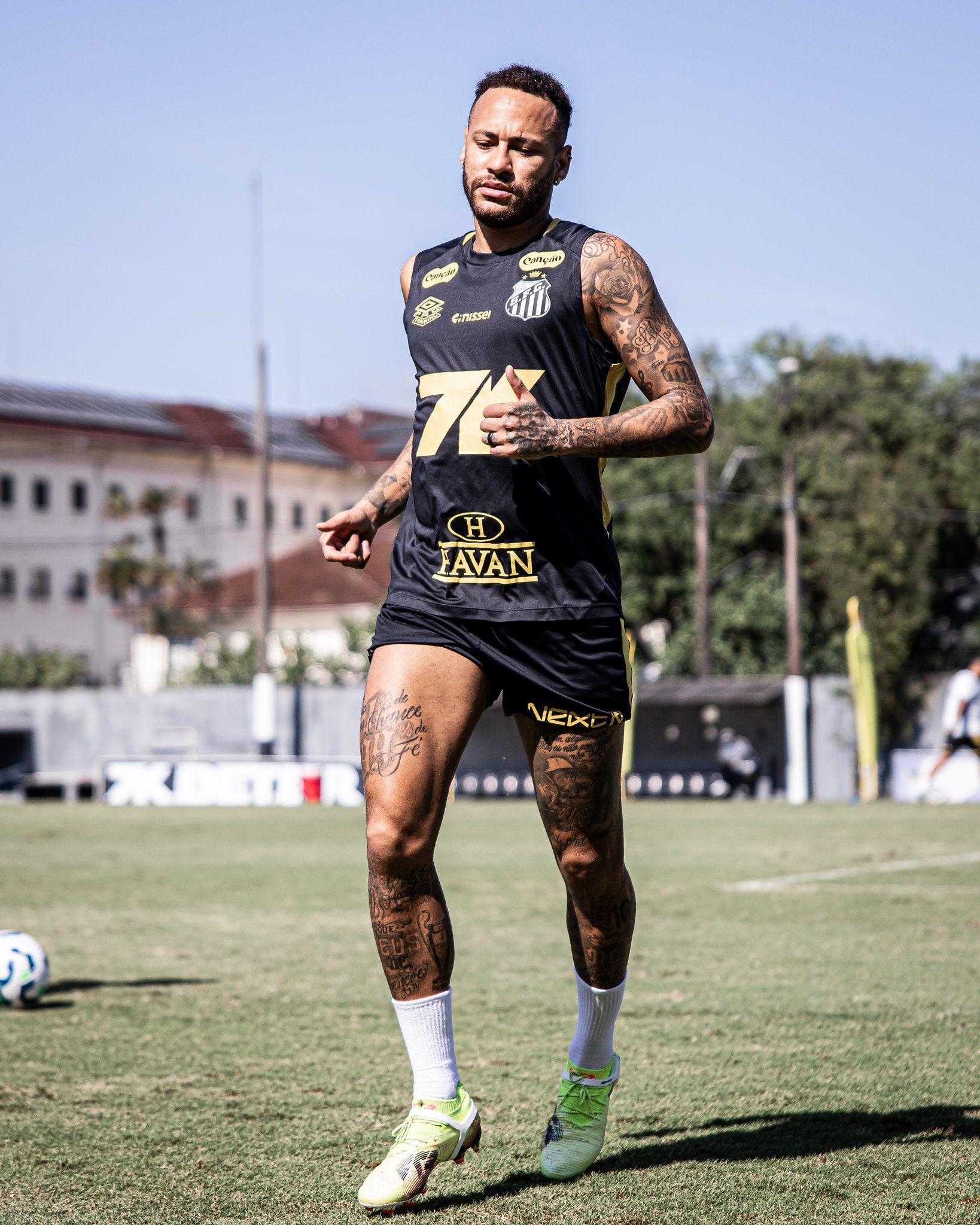 Gigante italiano tentou tirar Neymar do Santos, diz jornal