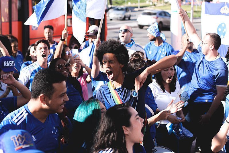 Cruzeiro feminino promove ação especial para torcedores antes de duelo com Corinthians