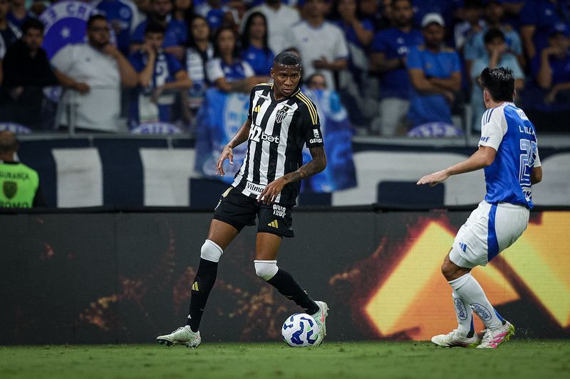 Jovem do Atlético ganha maior chance da carreira e recebe elogios de Cuca