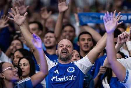 Torcida do Cruzeiro lotou o Mineirão neste domingo (18) no clássico contra o Atlético pelo Brasileiro