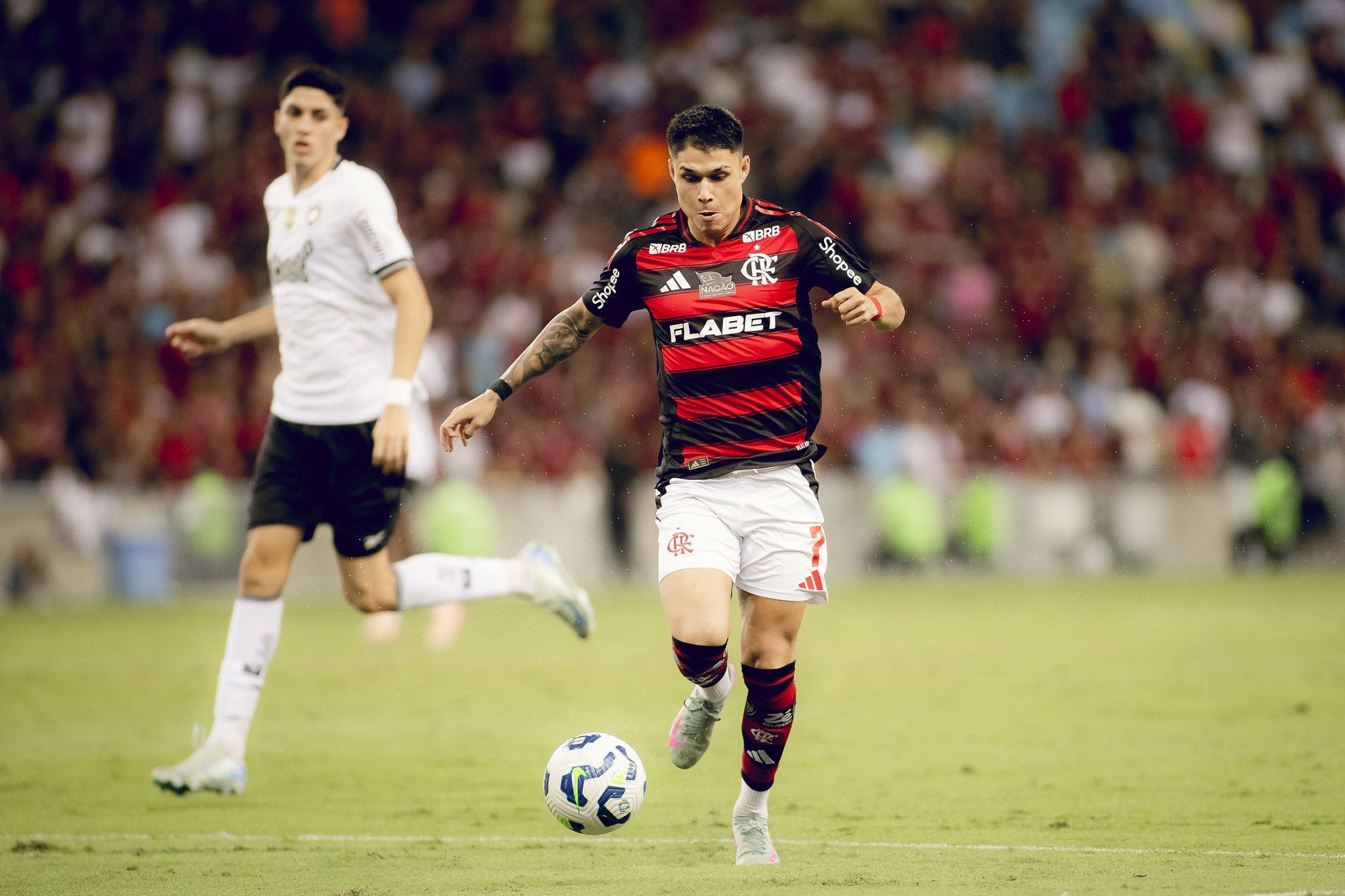 Jogadores do Flamengo batem recordes físicos pessoais contra o Botafogo