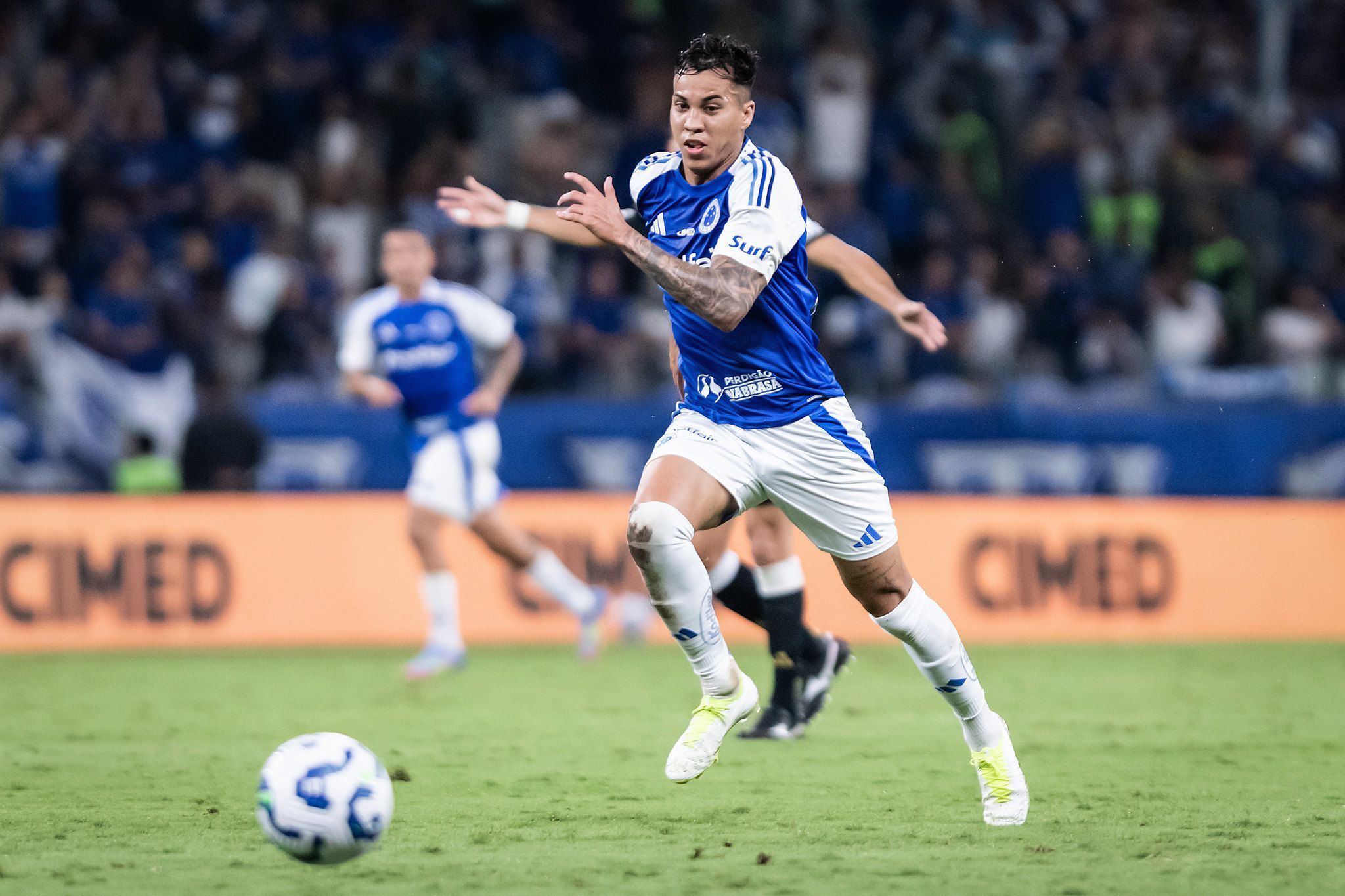 Kaio Jorge diz que Cruzeiro 'amassou' Atlético em clássico pelo Brasileiro