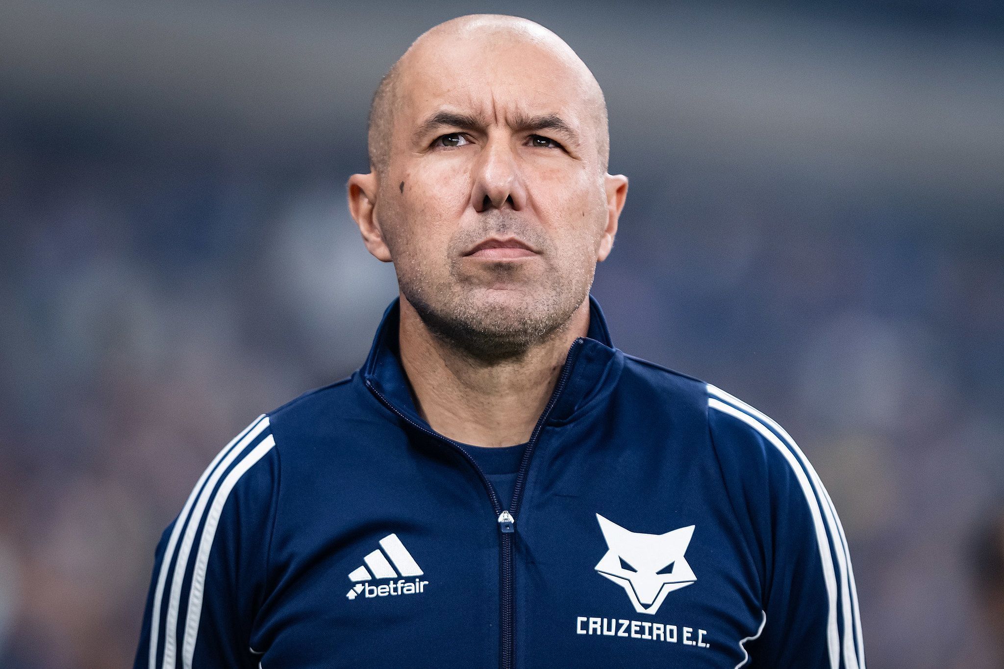 Jardim se surpreende com postura reativa do Atlético no clássico