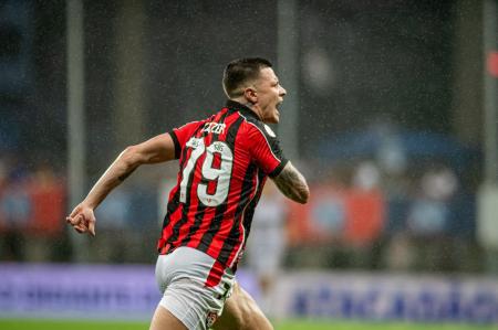 Renato Kayzer comemora gol do Vitória no clássico Ba-Vi, contra o Bahia