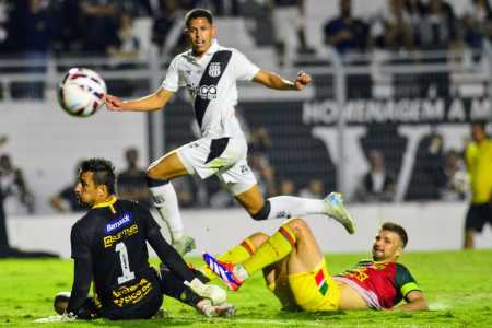 Ponte Preta, líder da Série C, enfrenta o Náutico neste sábado (24)